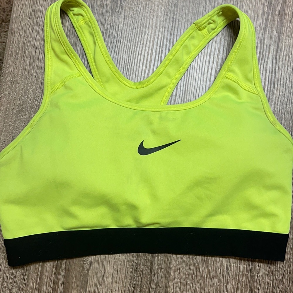 Woman’s‎ small sports bra